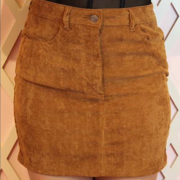 Courdory Mini Skirt - Picture 2 of 2